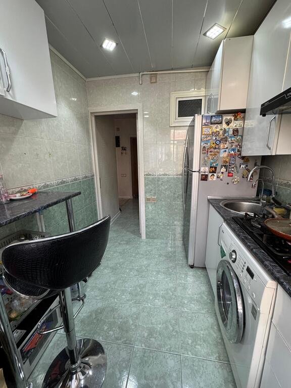 Satılır 3 otaqlı köhnə tikili, 55 m², Elmlər Akademiyası m.-9