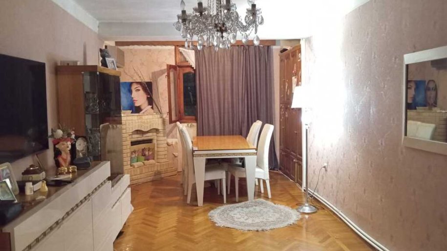 Satılır 2 otaqlı köhnə tikili, 55 m², İnşaatçılar m.-1