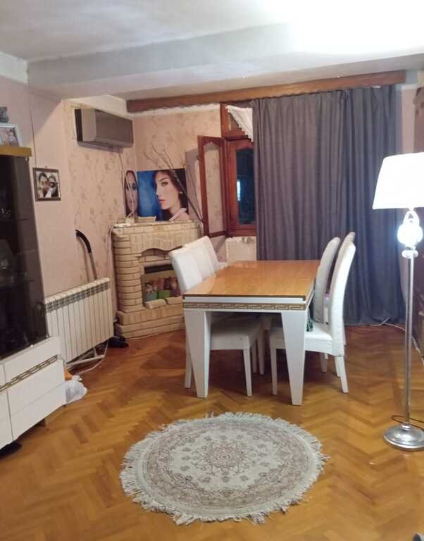 Satılır 2 otaqlı köhnə tikili, 55 m², İnşaatçılar m.-2
