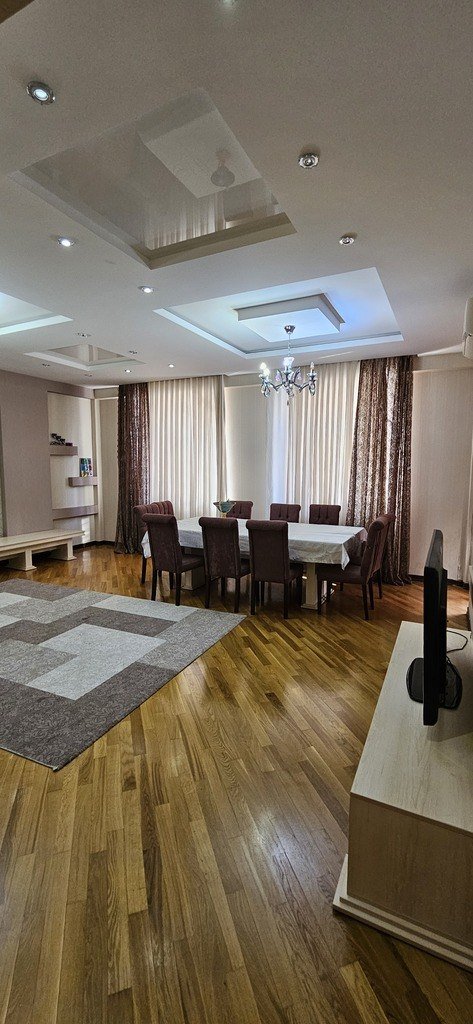 Kirayə verilir 3 otaqlı yeni tikili, 138 m², Nəsimi-5