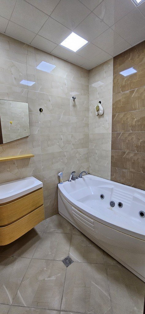 Kirayə verilir 3 otaqlı yeni tikili, 138 m², Nəsimi-14