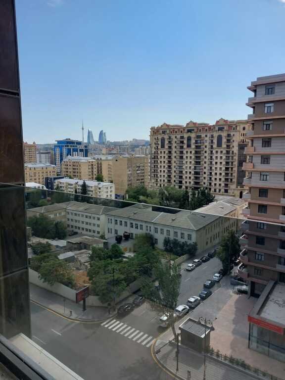 Satılır 3 otaqlı yeni tikili, 100 m², 28 May m.-3