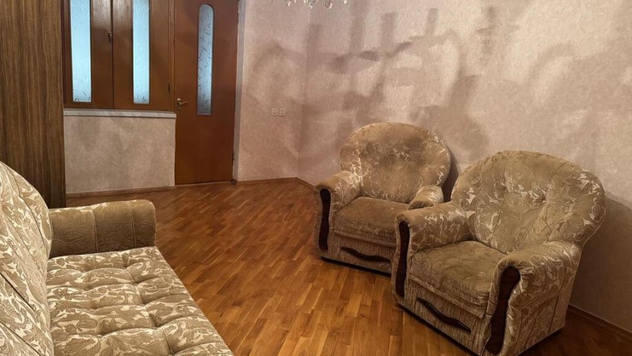 Satılır 4 otaqlı köhnə tikili, 90 m², Nəriman Nərimanov m.-1