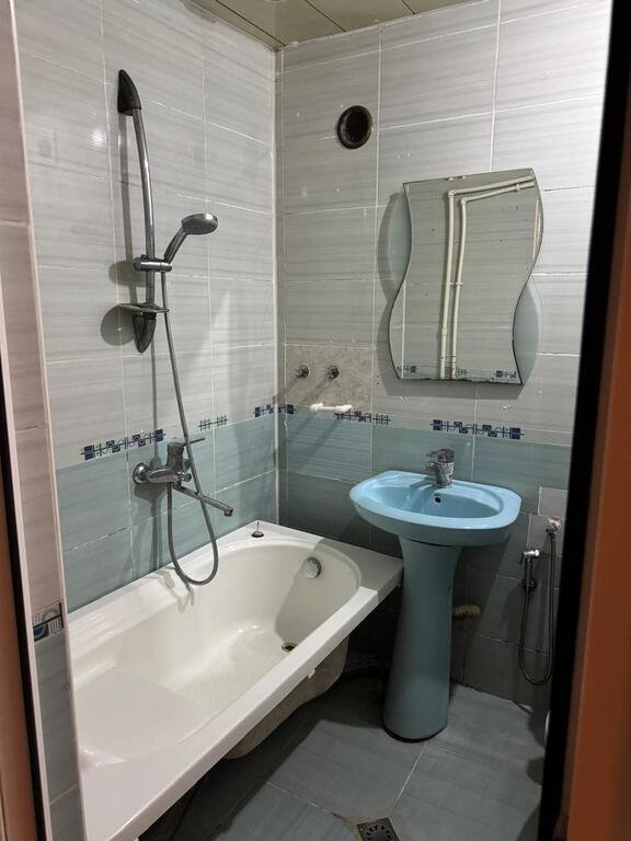 Satılır 4 otaqlı köhnə tikili, 90 m², Nəriman Nərimanov m.-11