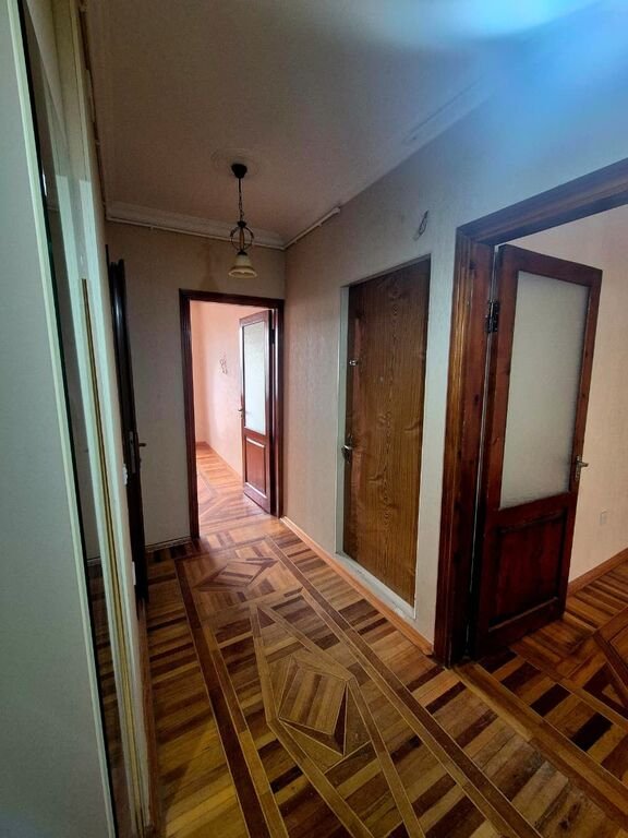 Satılır 2 otaqlı köhnə tikili, 65 m², Xalqlar dostluğu m.-2
