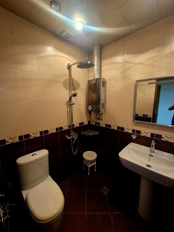Satılır 2 otaqlı köhnə tikili, 65 m², Xalqlar dostluğu m.-3