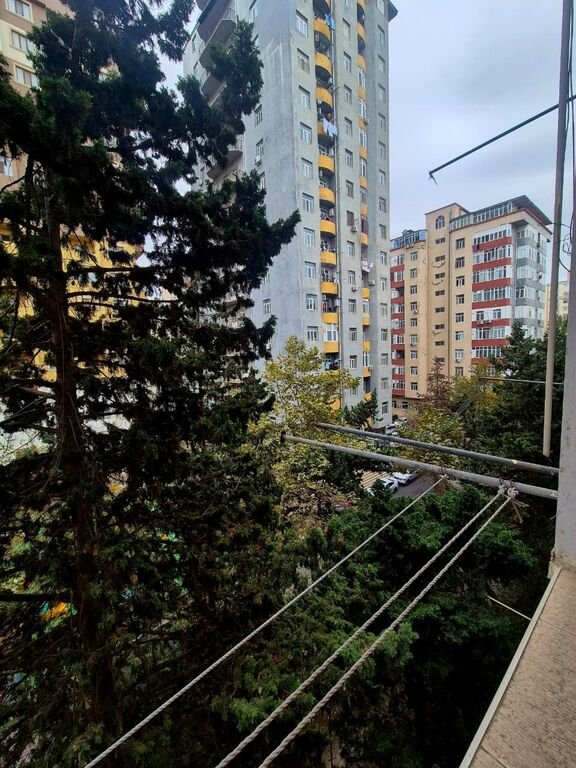 Satılır 2 otaqlı köhnə tikili, 65 m², Xalqlar dostluğu m.-6