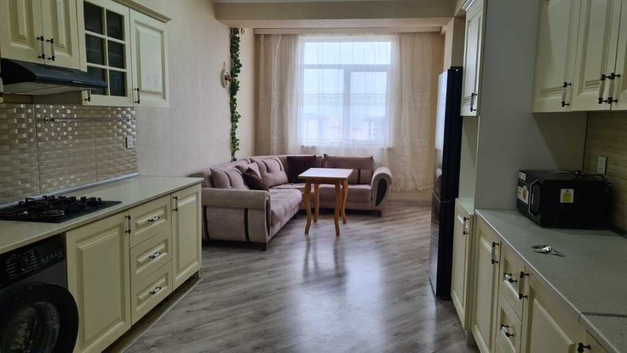 Kirayə verilir 3 otaqlı yeni tikili, 140 m², Binəqədi-1