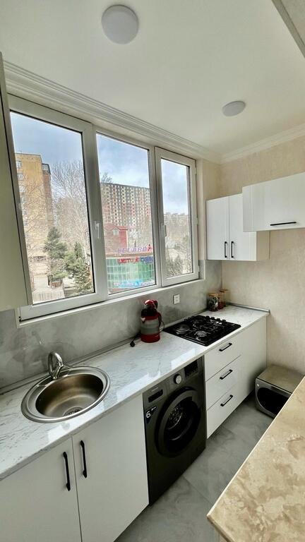 Satılır 3 otaqlı köhnə tikili, 60 m², Memar Əcəmi m.-4