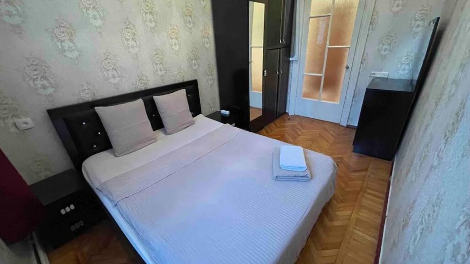 Kirayə verilir 2 otaqlı köhnə tikili, 50 m², Elmlər Akademiyası m.-2