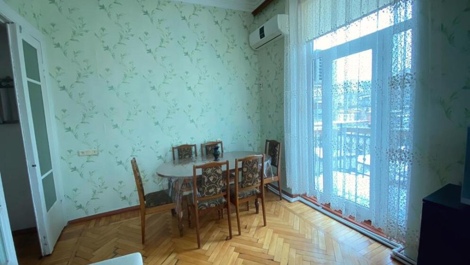 Kirayə verilir 2 otaqlı köhnə tikili, 50 m², Elmlər Akademiyası m.-3