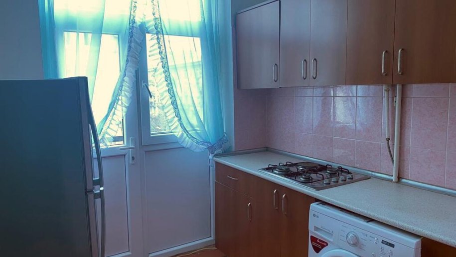Kirayə verilir 2 otaqlı köhnə tikili, 50 m², Elmlər Akademiyası m.-5