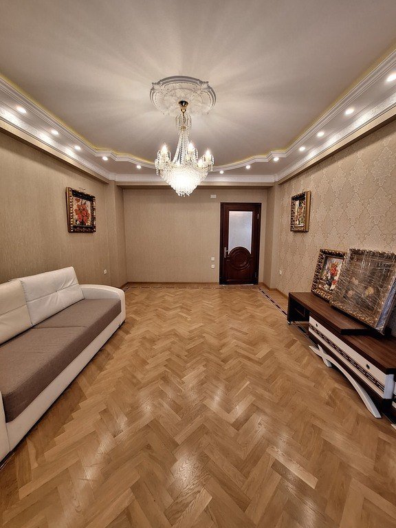 Satılır 3 otaqlı yeni tikili, 150 m², 8-ci mikrorayon-2