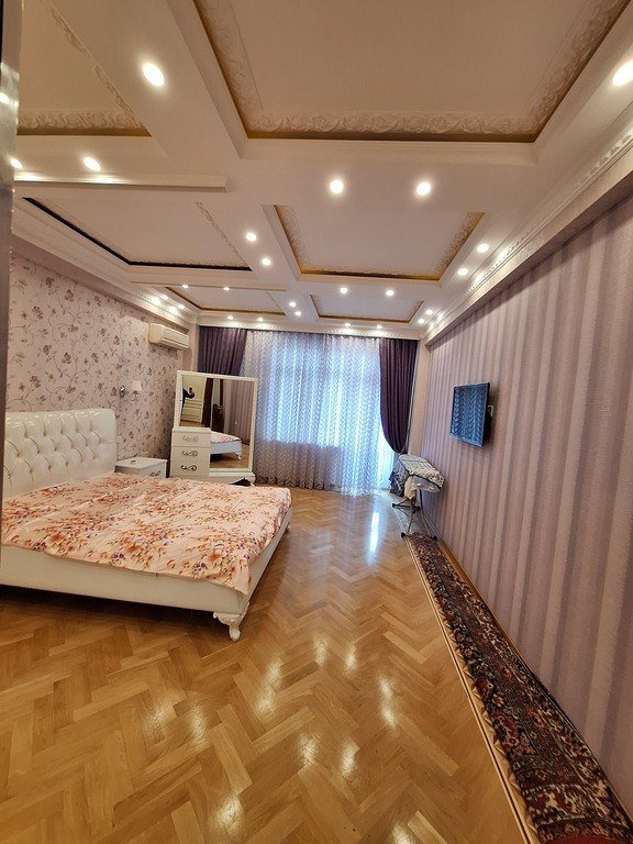 Satılır 3 otaqlı yeni tikili, 150 m², 8-ci mikrorayon-3