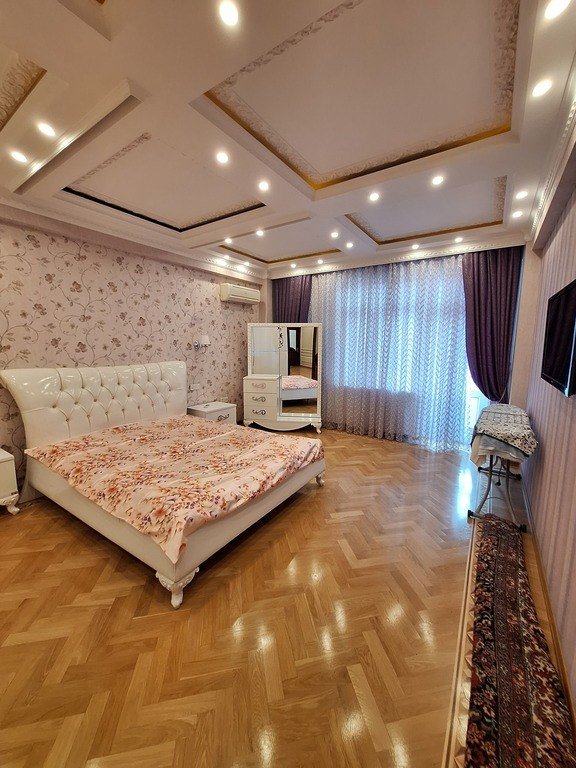 Satılır 3 otaqlı yeni tikili, 150 m², 8-ci mikrorayon-5