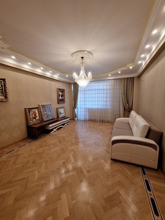 Satılır 3 otaqlı yeni tikili, 150 m², 8-ci mikrorayon-6