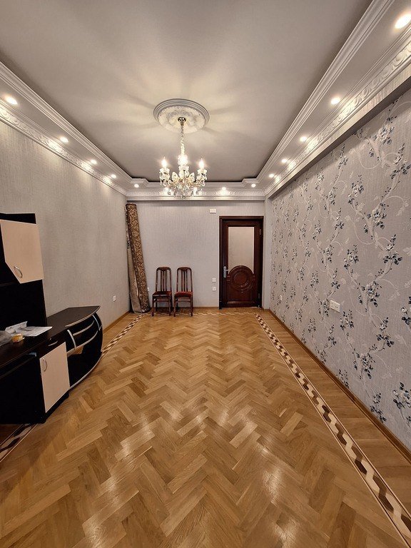 Satılır 3 otaqlı yeni tikili, 150 m², 8-ci mikrorayon-8
