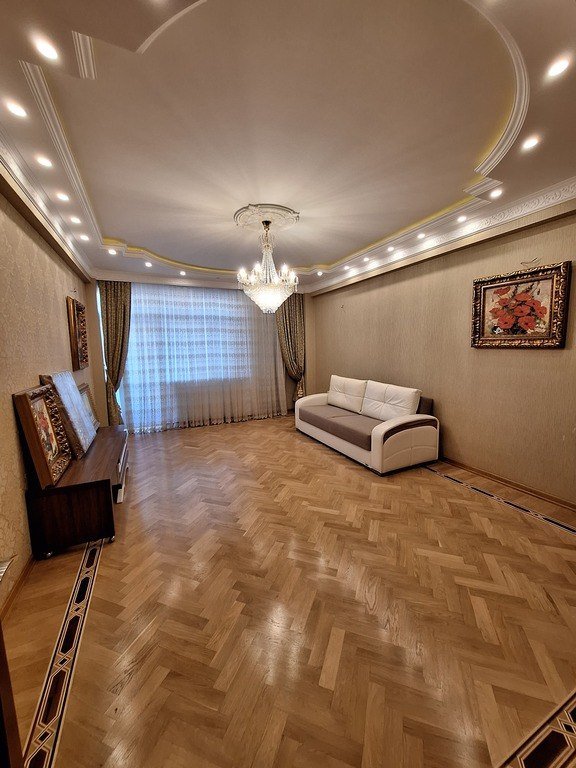 Satılır 3 otaqlı yeni tikili, 150 m², 8-ci mikrorayon-9