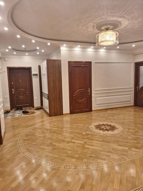 Satılır 3 otaqlı yeni tikili, 150 m², 8-ci mikrorayon-12