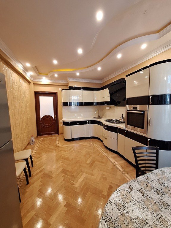 Satılır 3 otaqlı yeni tikili, 150 m², 8-ci mikrorayon-16