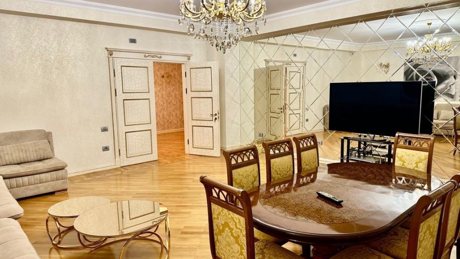 Satılır 4 otaqlı yeni tikili, 210 m², Nəsimi-1