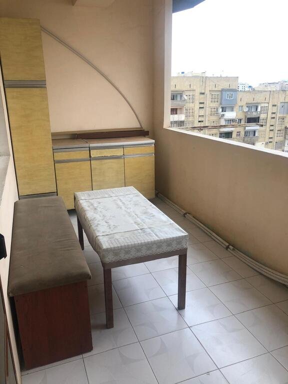 Kirayə verilir 3 otaqlı köhnə tikili, 85 m², Elmlər Akademiyası m.-12