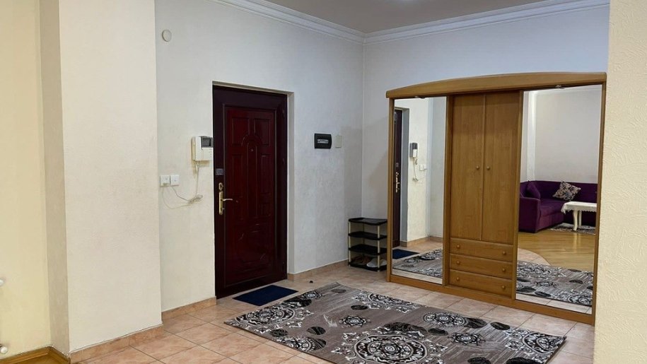 Kirayə verilir 4 otaqlı yeni tikili, 230 m², 28 May m.-19