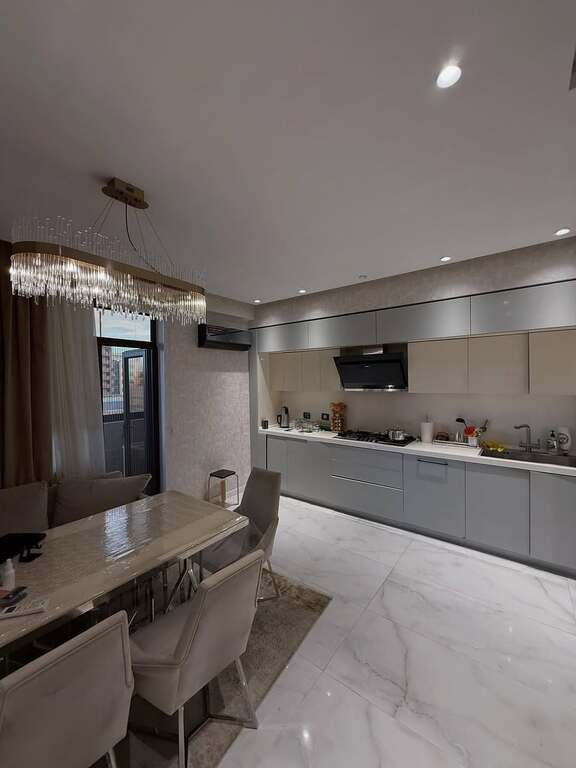 Satılır 4 otaqlı yeni tikili, 230 m², 28 May m.-4