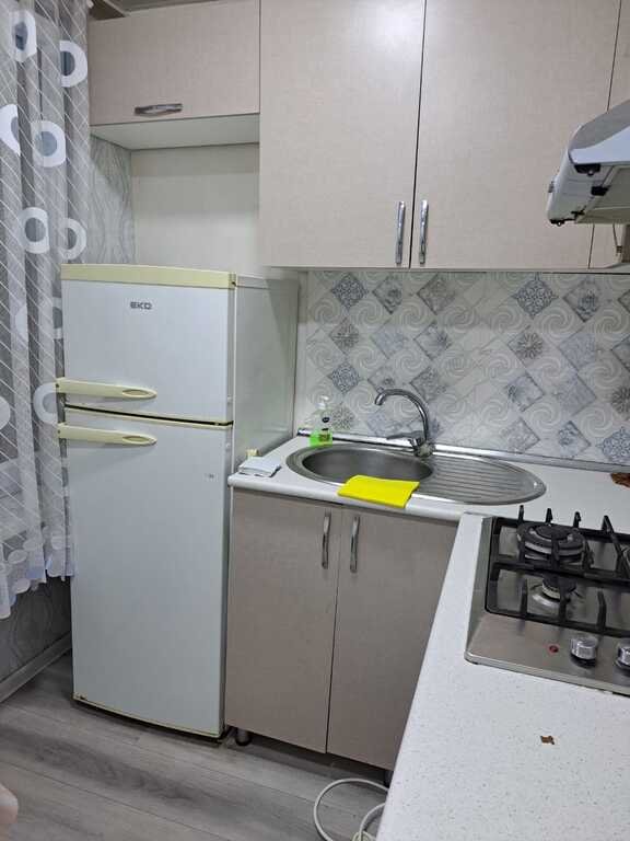 Satılır 2 otaqlı köhnə tikili, 50 m², Elmlər Akademiyası m.-10