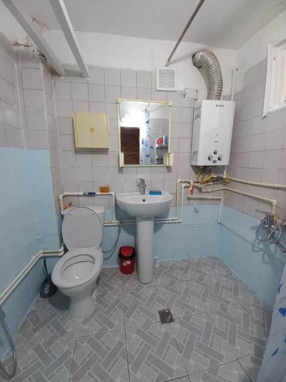 Kirayə verilir 3 otaqlı köhnə tikili, 75 m², Elmlər Akademiyası m.-13