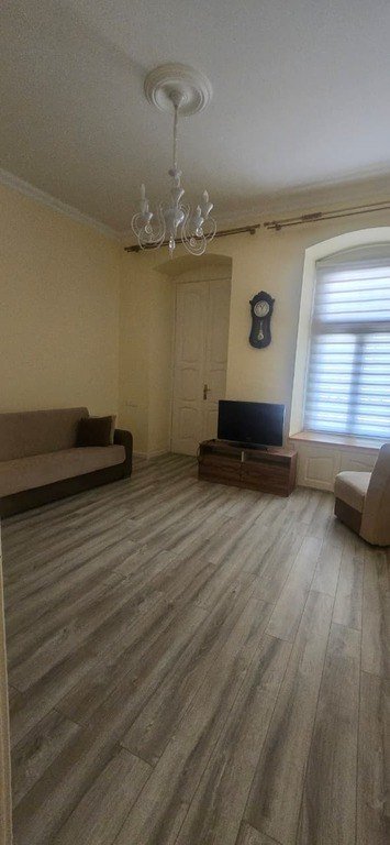 Kirayə verilir 3 otaqlı köhnə tikili, 60 m², İçərişəhər m.-1