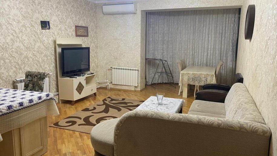 Kirayə verilir 3 otaqlı köhnə tikili, 110 m², 8 noyabr-1