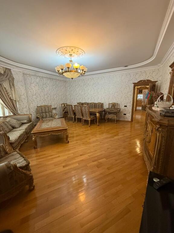 Satılır 3 otaqlı yeni tikili, 135 m², İnşaatçılar m.-2