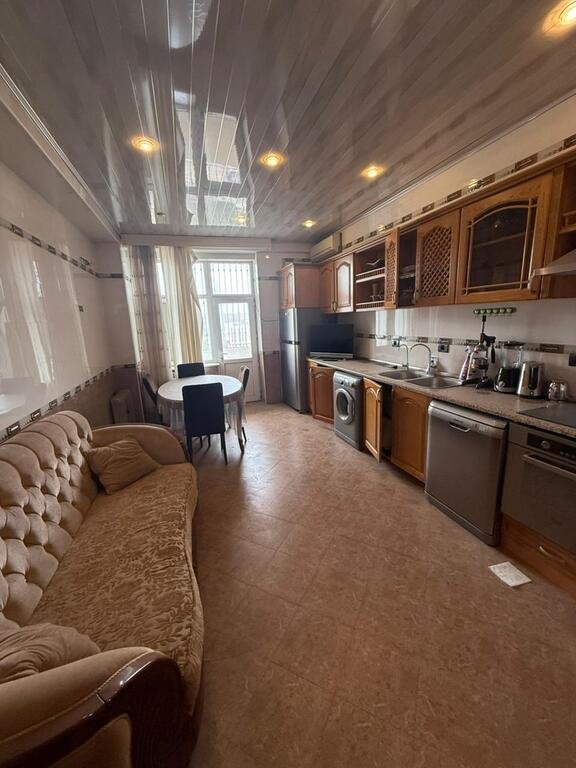 Satılır 3 otaqlı yeni tikili, 135 m², İnşaatçılar m.-3