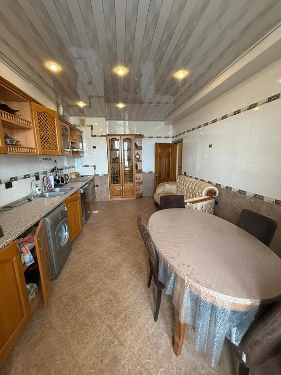 Satılır 3 otaqlı yeni tikili, 135 m², İnşaatçılar m.-5