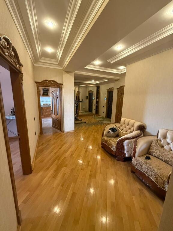 Satılır 3 otaqlı yeni tikili, 135 m², İnşaatçılar m.-6