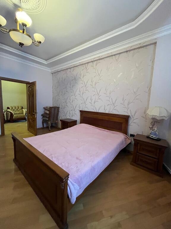 Satılır 3 otaqlı yeni tikili, 135 m², İnşaatçılar m.-8