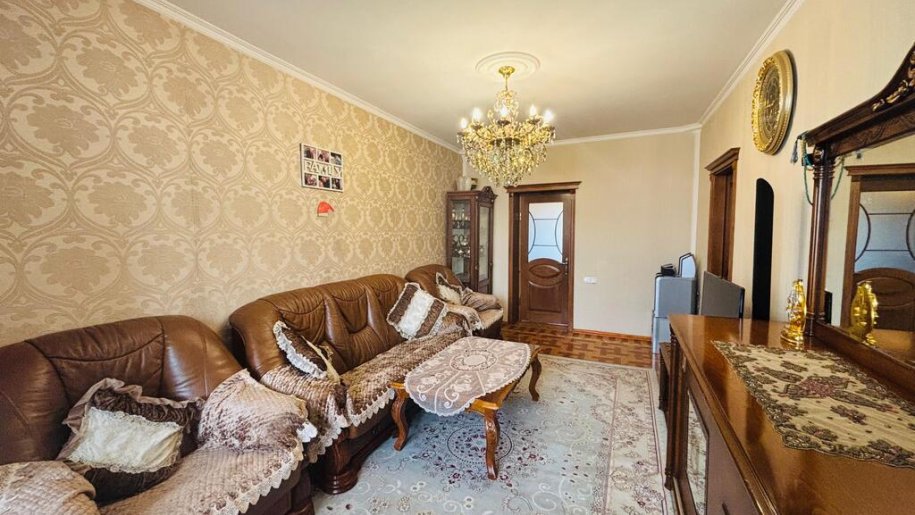 Satılır 4 otaqlı köhnə tikili, 85 m², Bakıxanov (Razin)-1