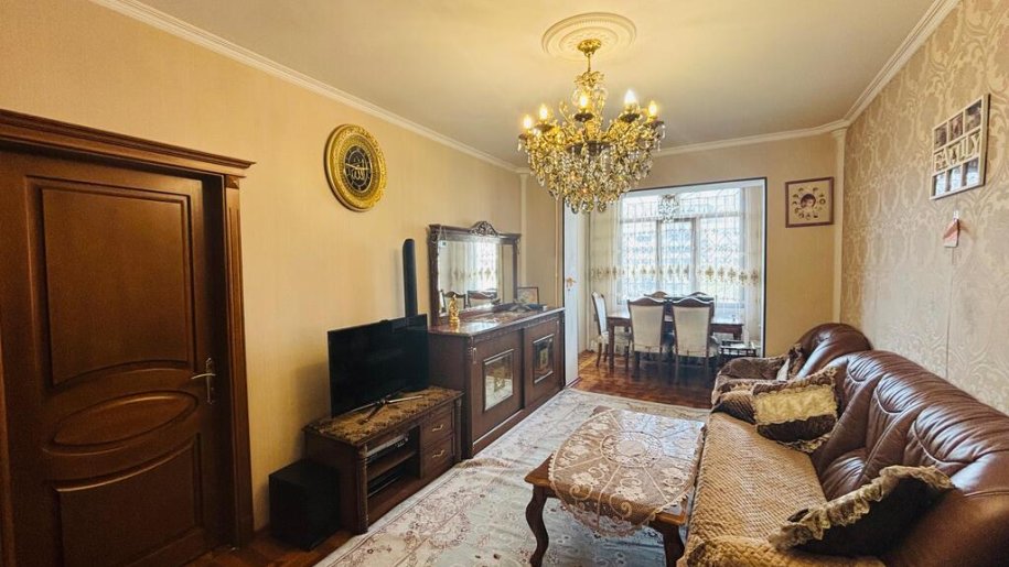 Satılır 4 otaqlı köhnə tikili, 85 m², Bakıxanov (Razin)-4