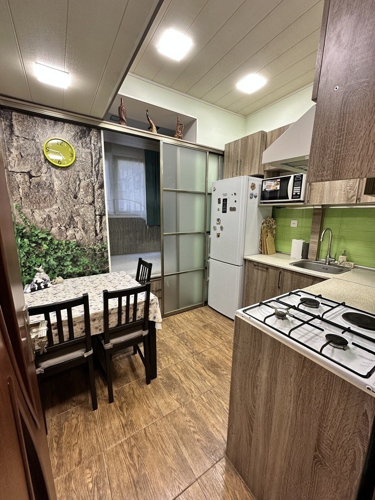 Kirayə verilir 1 otaqlı köhnə tikili, 42 m², Sahil m.-11