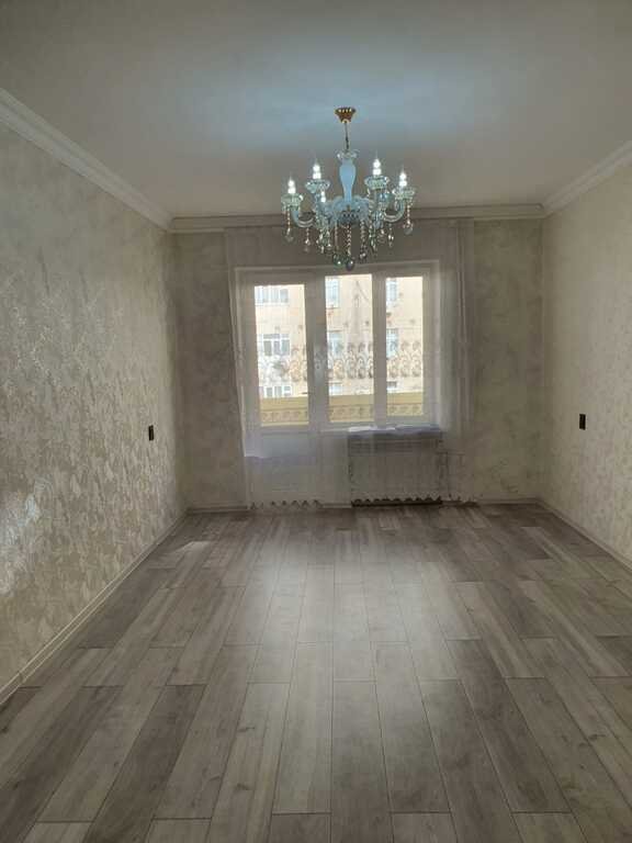 Satılır 3 otaqlı köhnə tikili, 80 m², Bakıxanov (Razin)-2