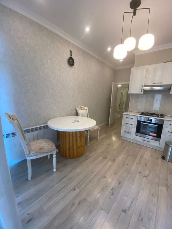 Kirayə verilir 3 otaqlı yeni tikili, 155 m², 8 noyabr-10