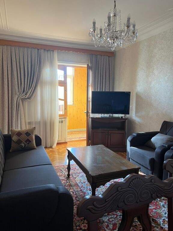 Kirayə verilir 2 otaqlı köhnə tikili, 65 m², Xalqlar dostluğu m.-2