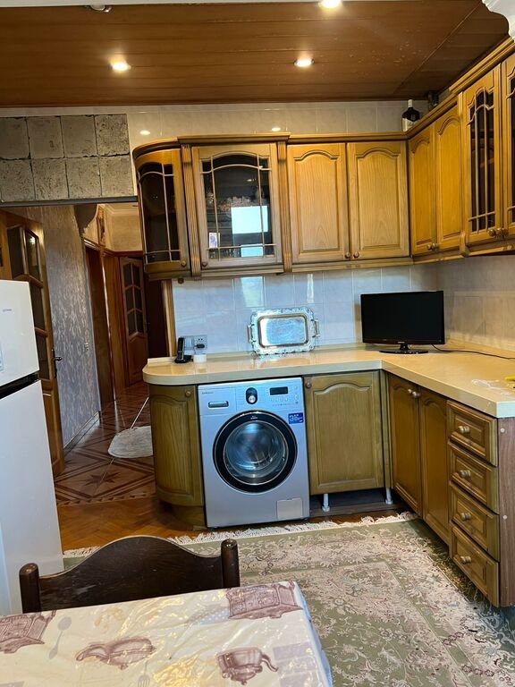 Kirayə verilir 2 otaqlı köhnə tikili, 65 m², Xalqlar dostluğu m.-6