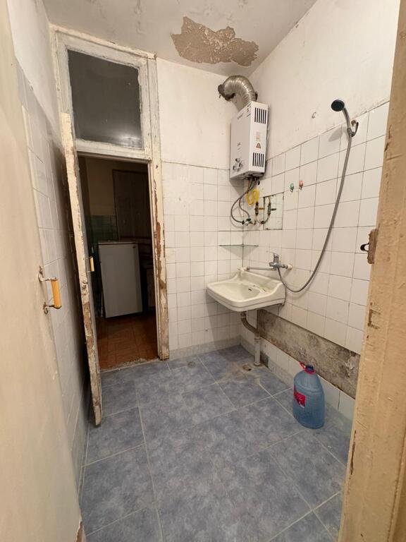 Satılır 2 otaqlı köhnə tikili, 43 m², Memar Əcəmi m.-7