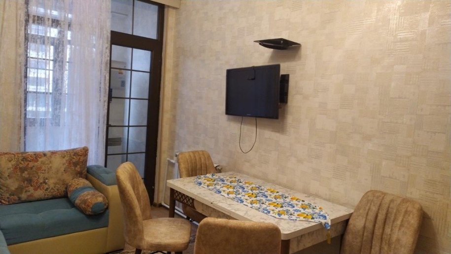 Kirayə verilir 3 otaqlı yeni tikili, 128 m², 28 May m.-5