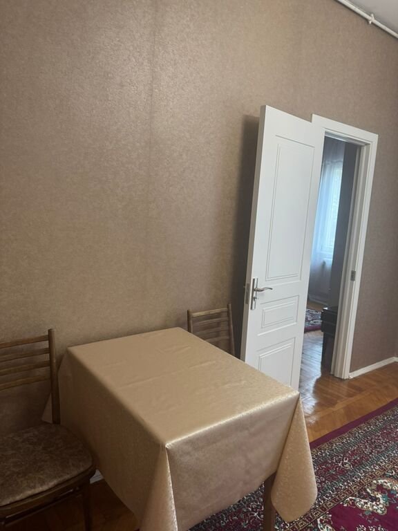 Kirayə verilir 2 otaqlı köhnə tikili, 40 m², 28 May m.-5