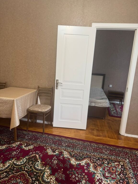 Kirayə verilir 2 otaqlı köhnə tikili, 40 m², 28 May m.-6
