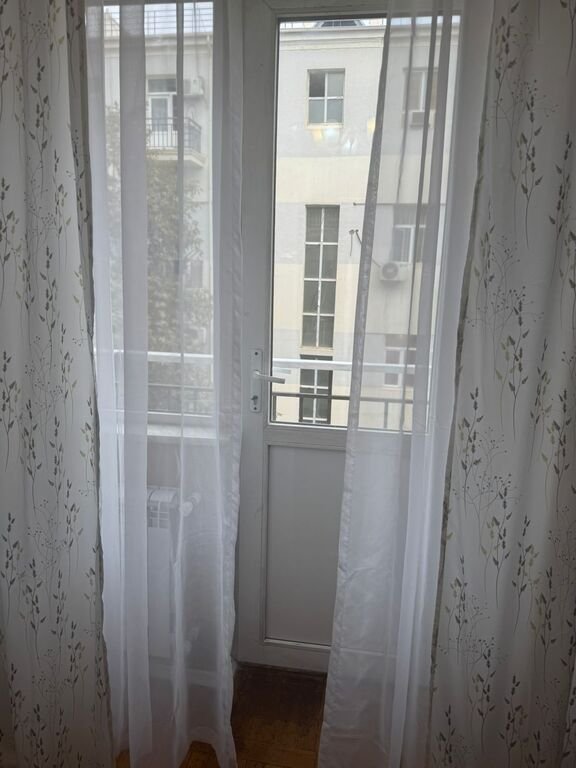 Kirayə verilir 2 otaqlı köhnə tikili, 40 m², 28 May m.-8