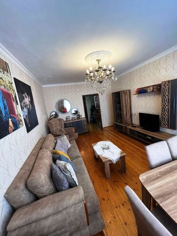 Satılır 3 otaqlı köhnə tikili, 80 m², Qaraçuxur-3